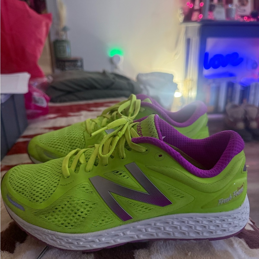 New Balance Women's Neon Green and Purple ZANTPG2’s Athletic Shoes. Size 8.5